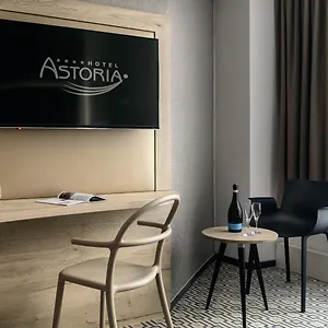 Отель Astoria