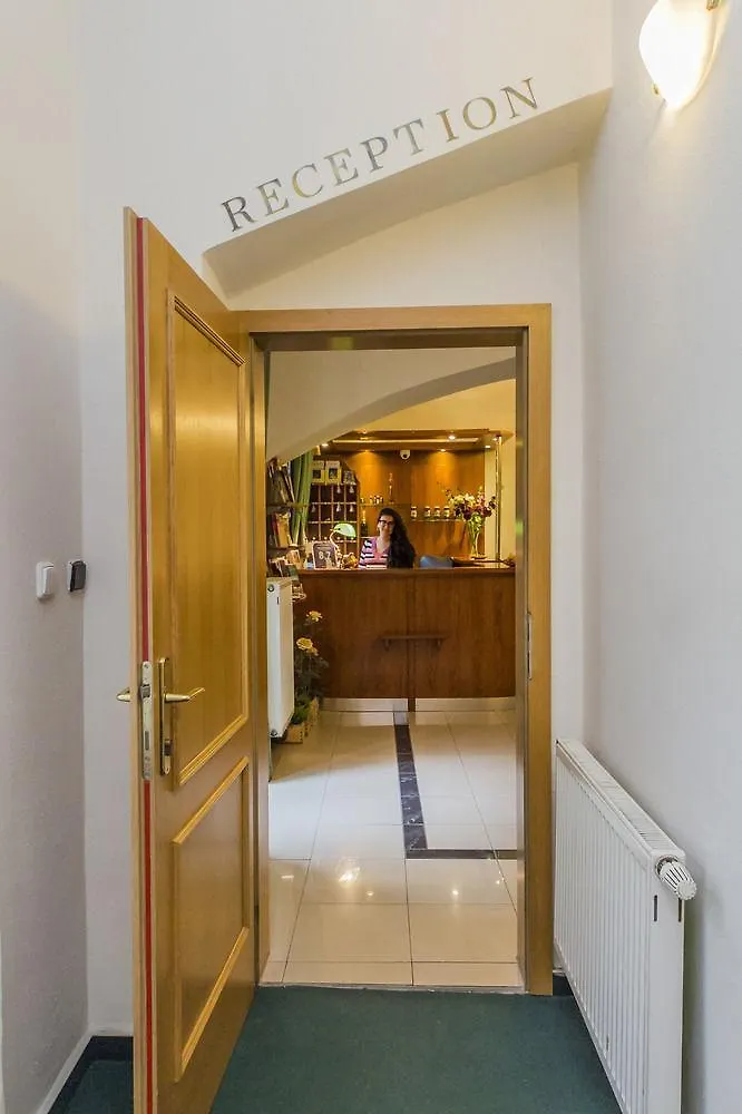 Aparthotel Lublanka Prague 3*,